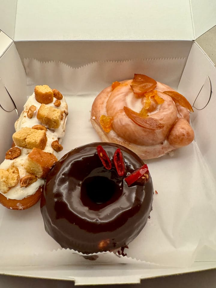 📍Fan Fan Donuts, New York City